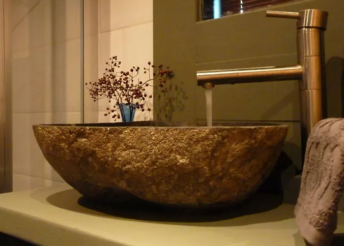 Casa de Férias Cosy & Natural Cottage With Fireplace And Garden